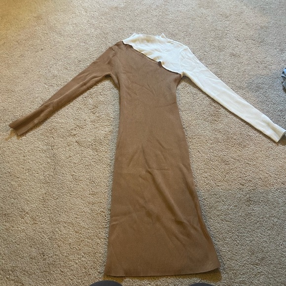 I am selling this cute cut out dress - Picture 1 of 1
